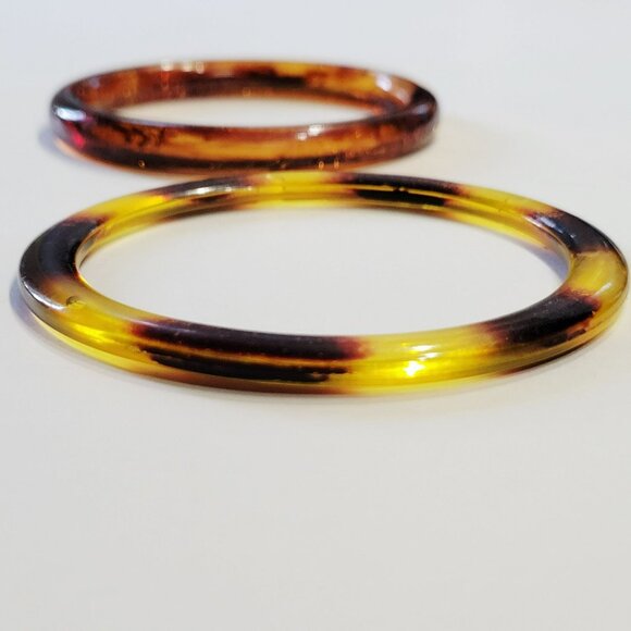 Two Vintage Bangle Bracelets Faux Tortoise Shell Translucent Lucite - Picture 16 of 16